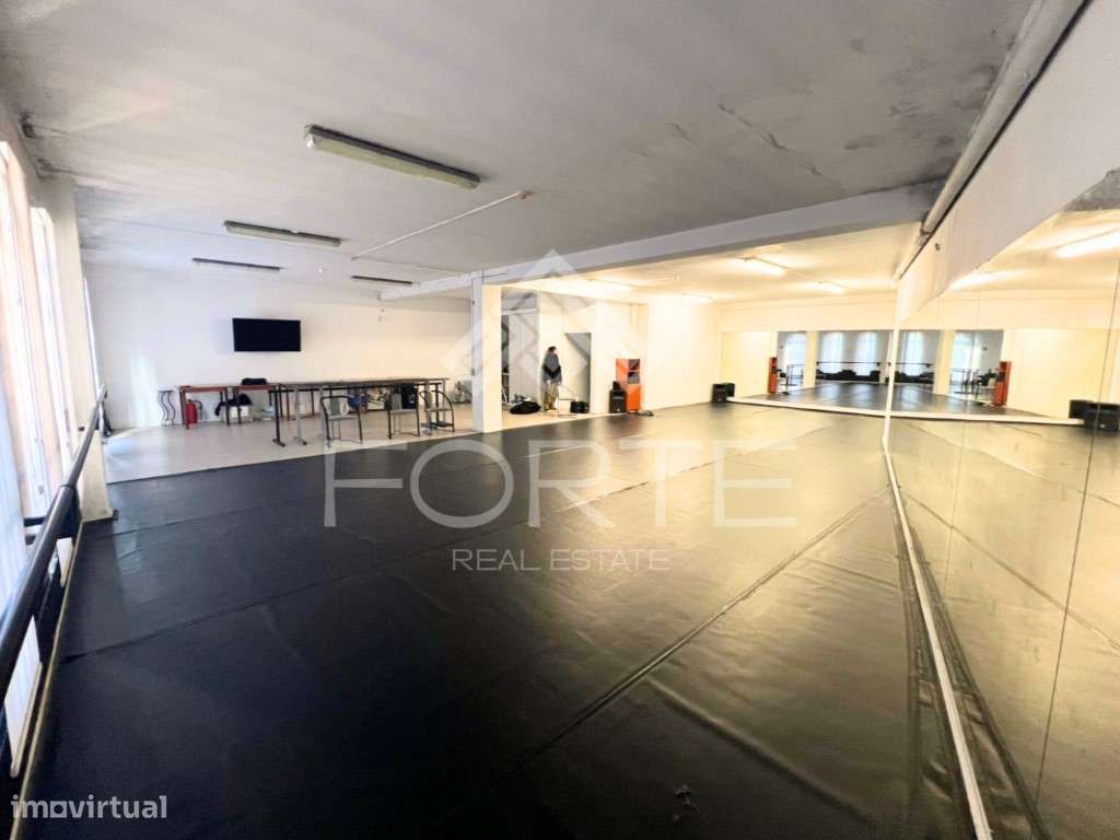 Espaço Comercial c/ armazém-10