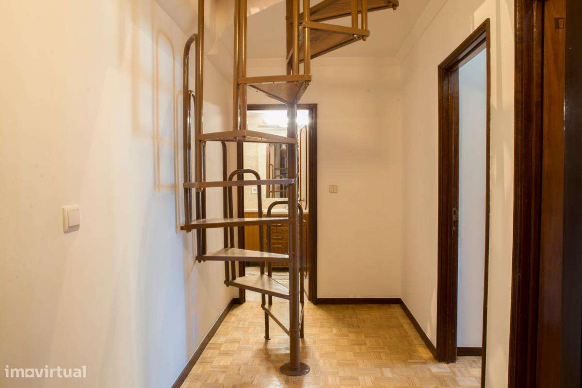 Quarto - localizado em Paranhos Porto - Grande imagem: 2/9