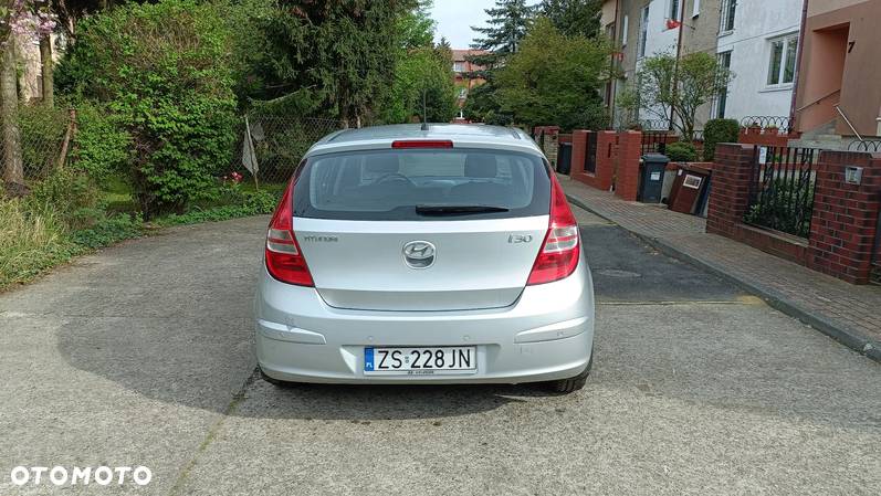 Hyundai I30 1.4 Base + - 5