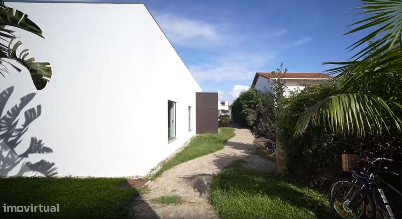 MORADIA TÉRREA T3 de LUXO a 1KM da PRAIA , com 348 m² em LOTE 2300 m²-21
