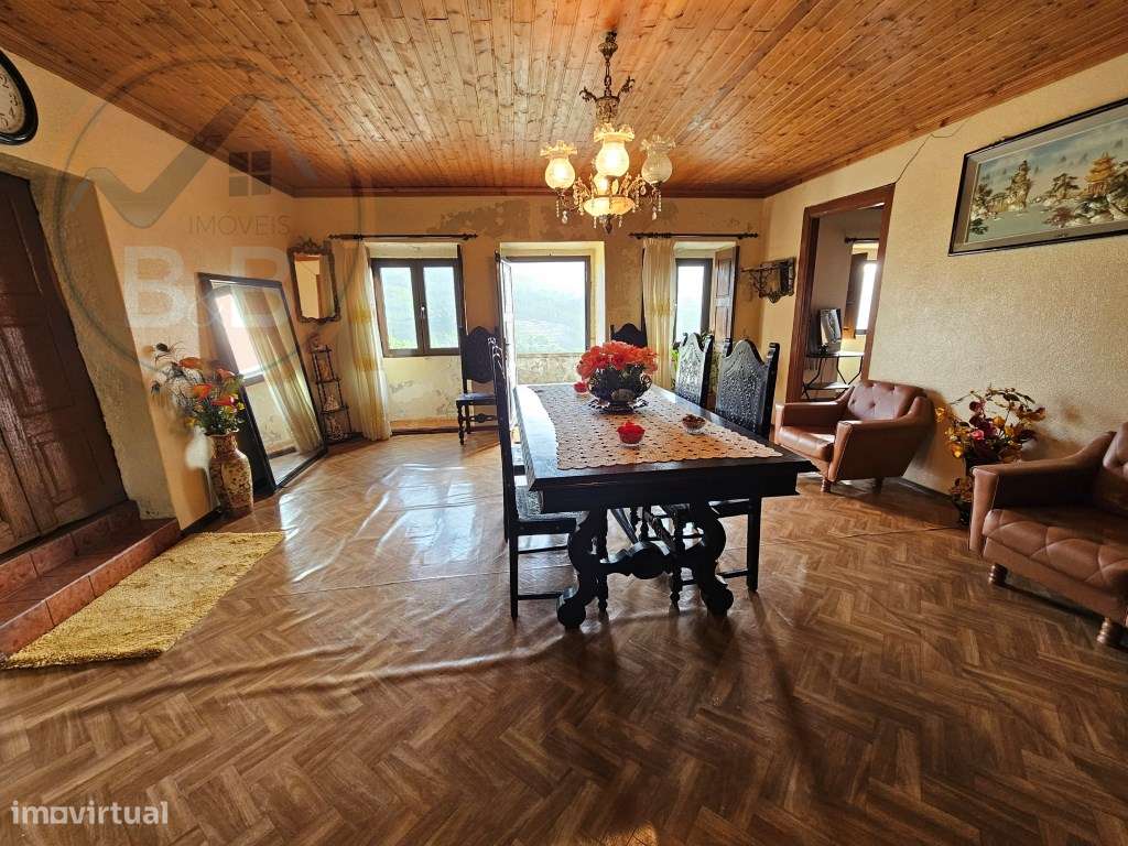 Moradia T4, em pedra, com terreno de 2.366 m² e Espigueiro datado d...-6