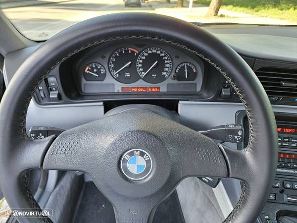 BMW 850 Ci - 23