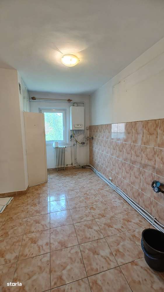 De vanzare apartament 4camere,decomandat,etajul 2,vis-s-vis Mc Donalds - Imagine principală: 4/18