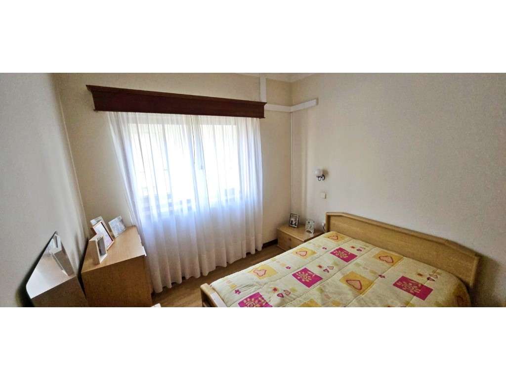 Moradia bifamiliar em São Romão do Coronado-10