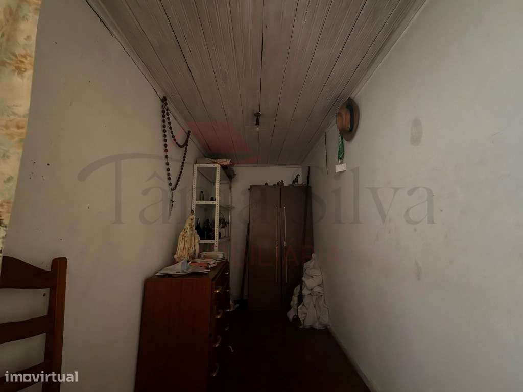 Moradia Térrea T1 para Restauro em Bustelo, Recarei-5