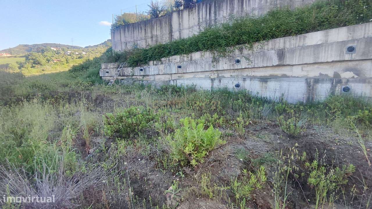 Terreno Exclusivo com Vista Panorâmica Permanente sobre Arruda dos Vin-11