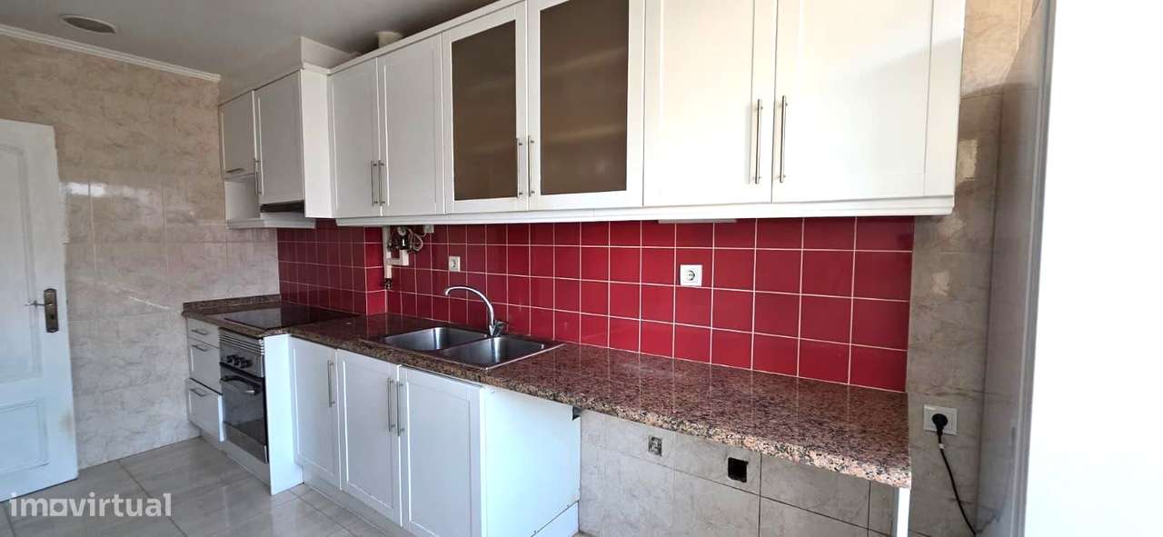 Apartamento T2 localizado na Venteira-9