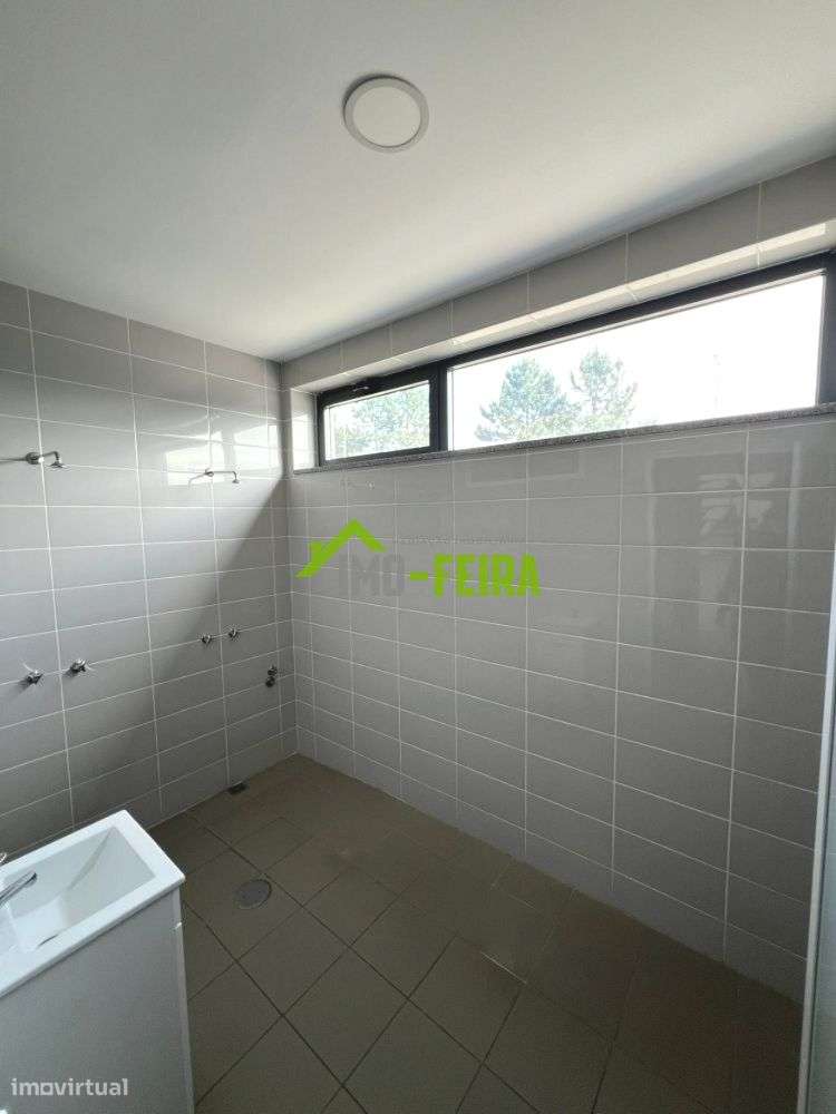 Pavilhão industrial , Fiães-13