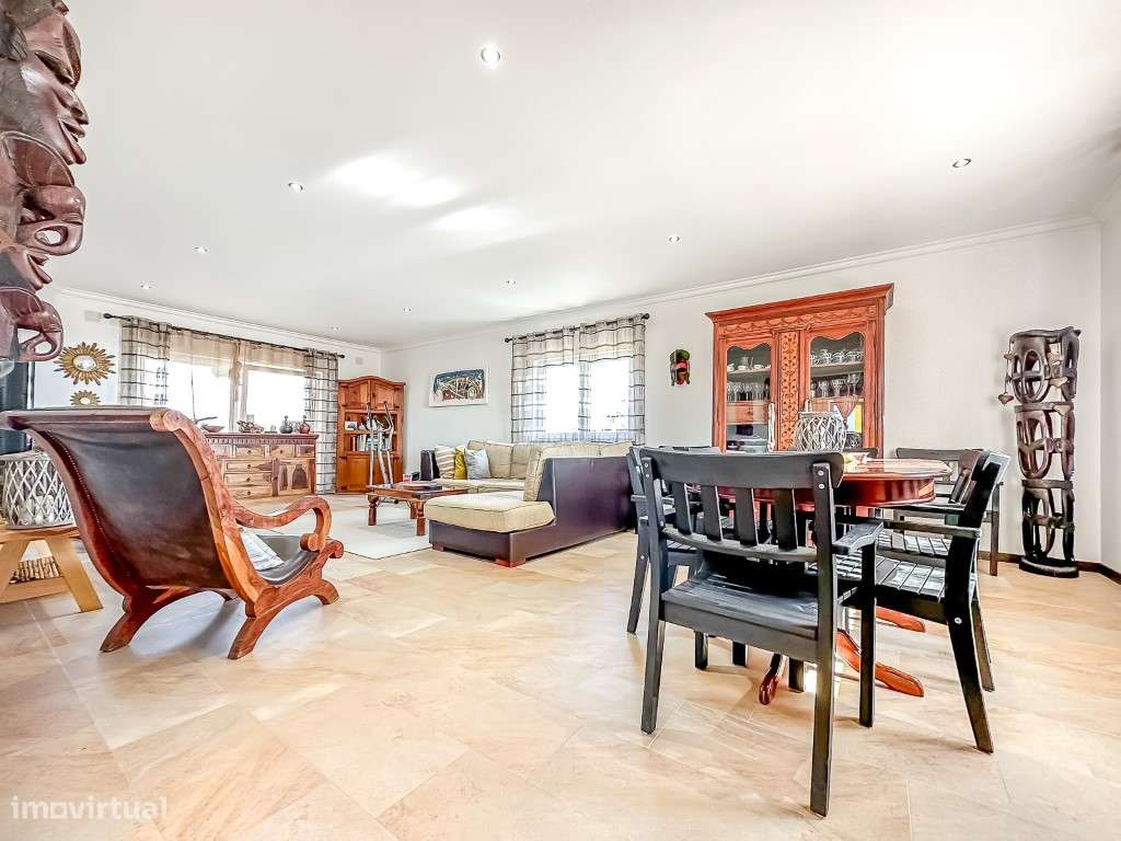 Vende-se moradia T8 junto á Praia da Assenta-3