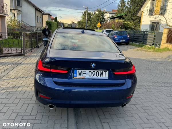 BMW Seria 3 330i Advantage sport - 38