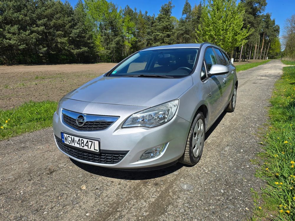 Opel Astra J (2009-2019) 1.4 Turbo Sport 2011
