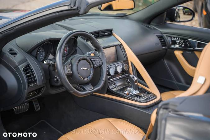 Jaguar F-Type V8 Cabriolet S - 17