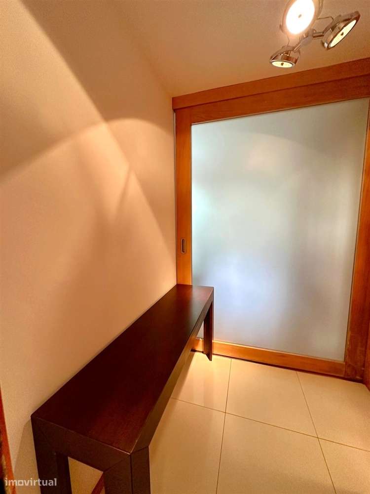 T1 no Aviz mobilado p/ arrendar c/ lugar de garagem - Grande imagem: 2/14