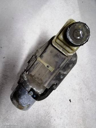 Bomba eléctrica direcção assistida Renault laguna III 2.0 dci - 1