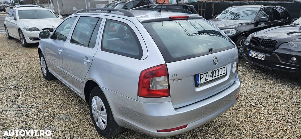 Skoda Octavia Combi 2.0 TDI Elegance - 3