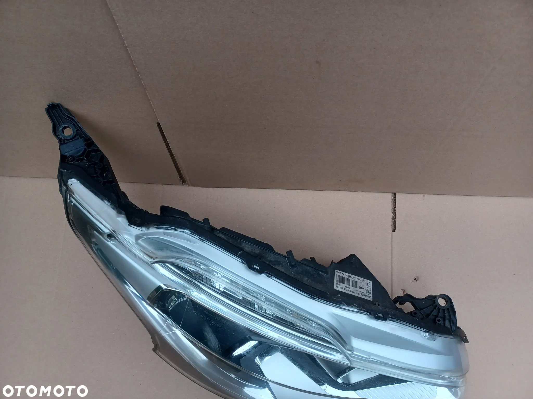 Lampa przednia prawa LED Peugeot 208 lift oryg 90048532 - 4