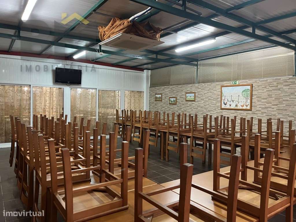 Restaurante/churrasqueira em pleno funcionamento, localizado em Cas... - Grande imagem: 5/16