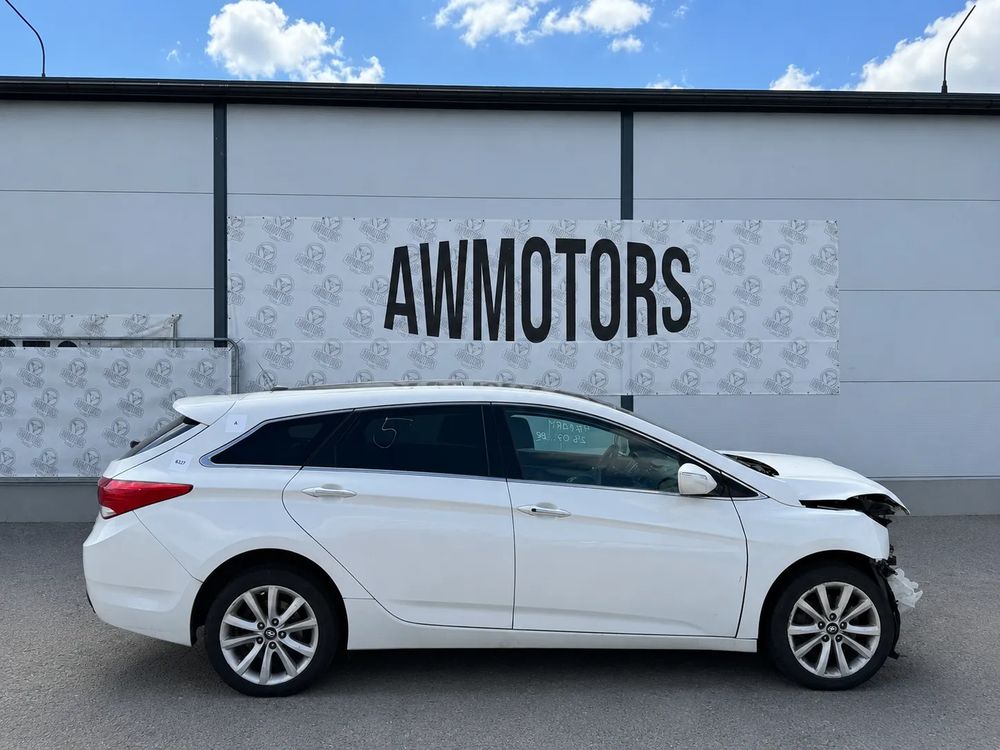 HYUNDAI I40 2013