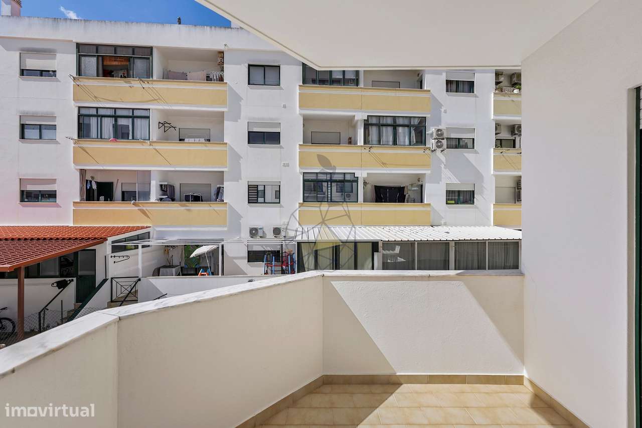 Apartamento T2 localizado a cerca de 600 metros da Praia em Quarteira-17