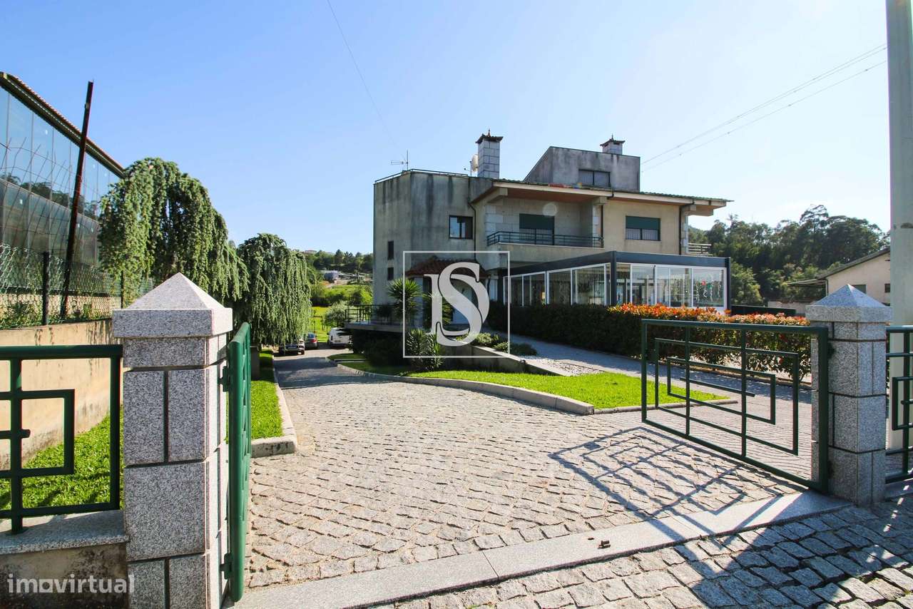 Moradia Individual com Espaço Comercial e Terreno de 4000m2 - Grande imagem: 5/27