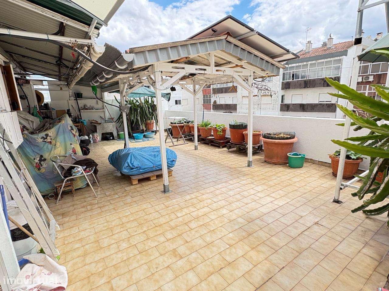 Excelente T3 com terraço e duas garagens!-25