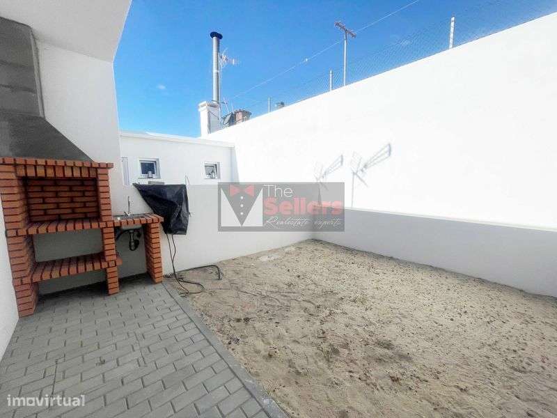 Moradia Geminada Térrea T2+1 – Fernão Ferro | Como Nova! - Grande imagem: 4/10