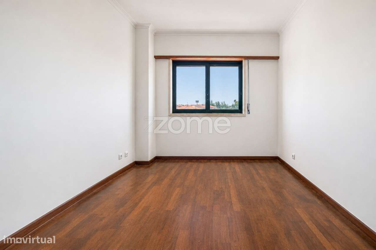Apartamento T3 com duas Suites e Garagem no Centro de Tires - S.D.Rana-8
