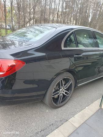 Mercedes-Benz E 400 4Matic 9G-TRONIC Avantgarde - 17