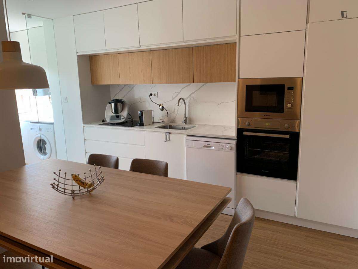 Quarto - localizado em Aldoar Porto - Grande imagem: 5/8