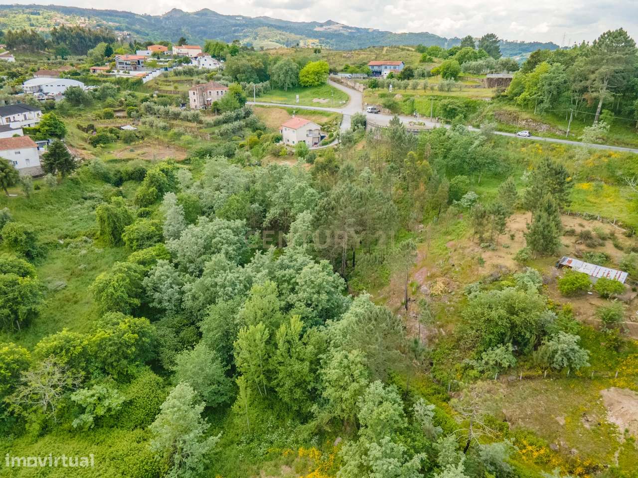 Terreno para Recuperação com Vista Campestre em Marco de Canaveses - Grande imagem: 5/13