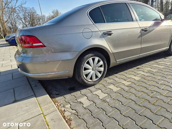 Volkswagen Passat - 18