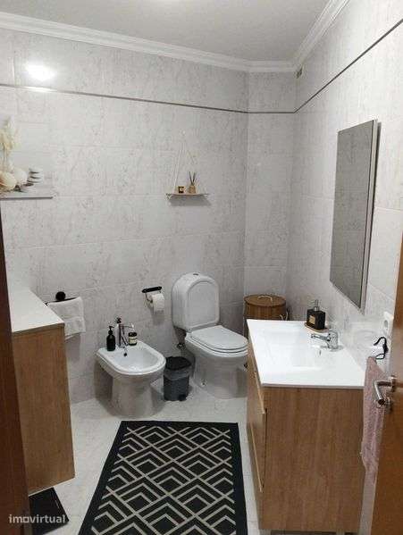 Moradia T3 centro da figueira junto aos CTT. - Grande imagem: 4/12