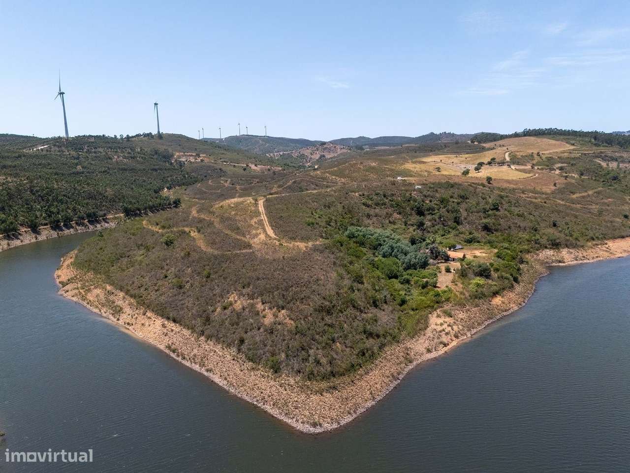 CASA NA BARRAGEM DA BRAVURA COM 5,53 HA DE TERRENO PARA VENDA EM LAGOS - Grande imagem: 4/28