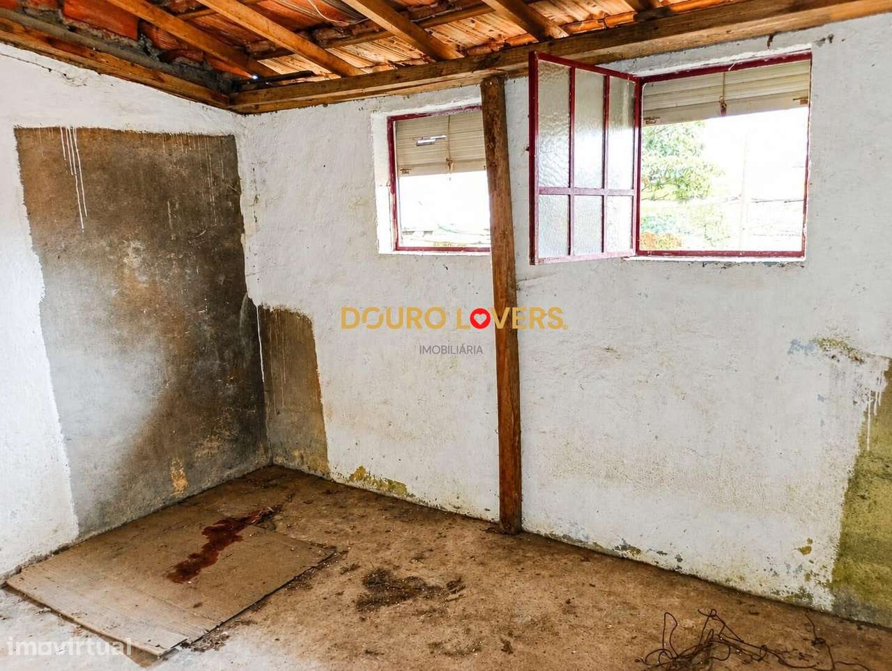 TERRENO COM 978 m2 | POTENCIAL PARA 2 MORADIAS GEMINADAS | GONDOMAR-10