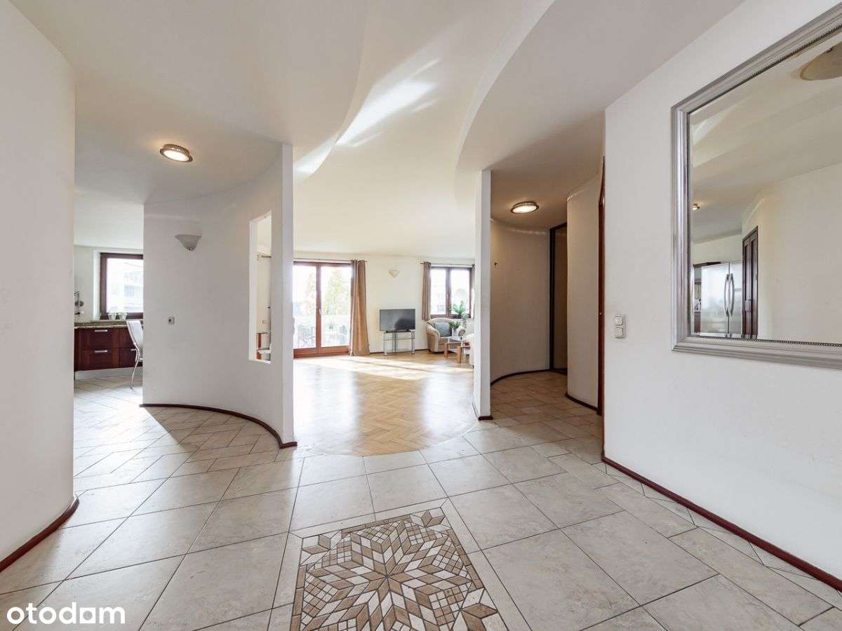 3 pokoje, oryginalny rozkład, świetna lokalizacja-11