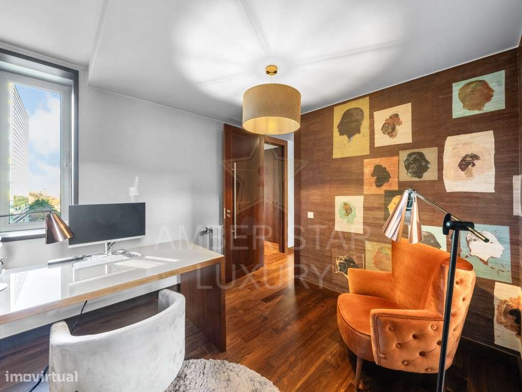 Apartamento T4 como novo, em condomínio de alto padrão-11