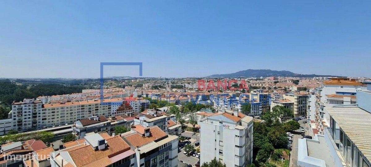 T3 em Rio de Mouro - Grande imagem: 5/17