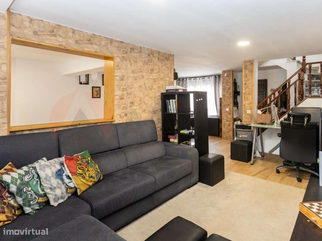 Moradia T3 com garagem, no Faralhão-19