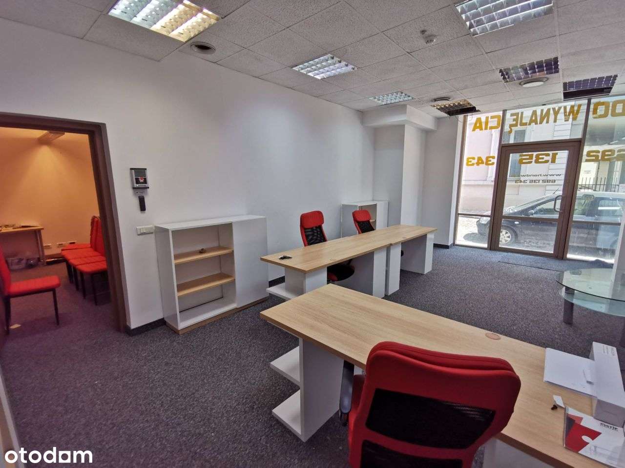 Obiekt handlowo-biurowy 1884m2 na sprzedaż-11