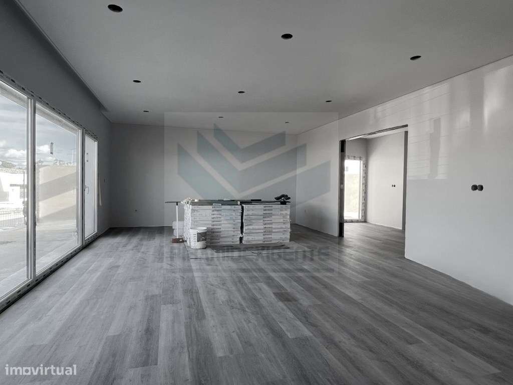 Moradia Isolada, Nova, Piscina, Lavandaria, 2 min da Moita - Grande imagem: 5/23