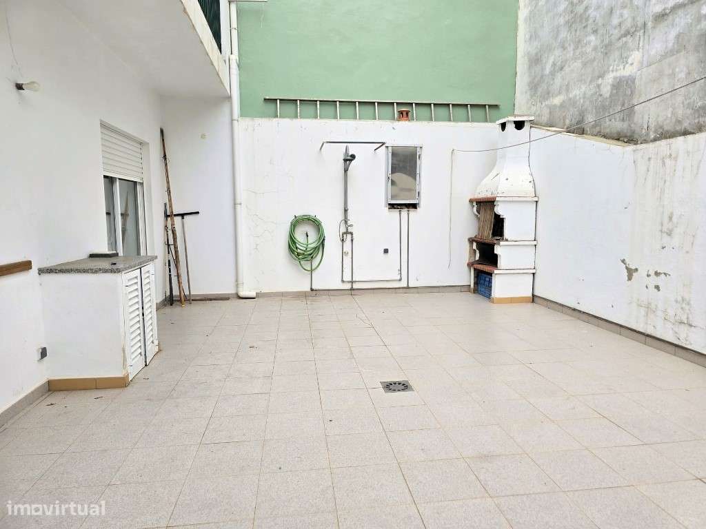 Moradia T4 - centro de Sines-15