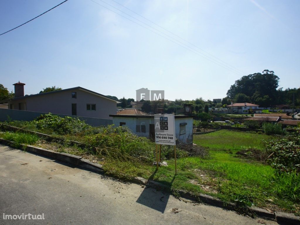 Terreno em Fornos, Santa Maria da Feira de 1713 m2