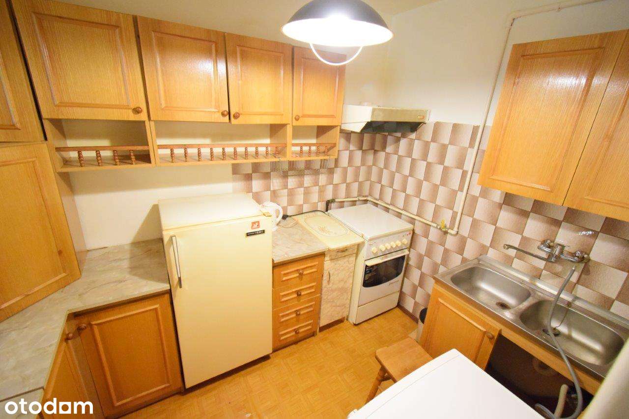 2 pokoje, 1 piętro, w pobliżu kolejka WKD-3