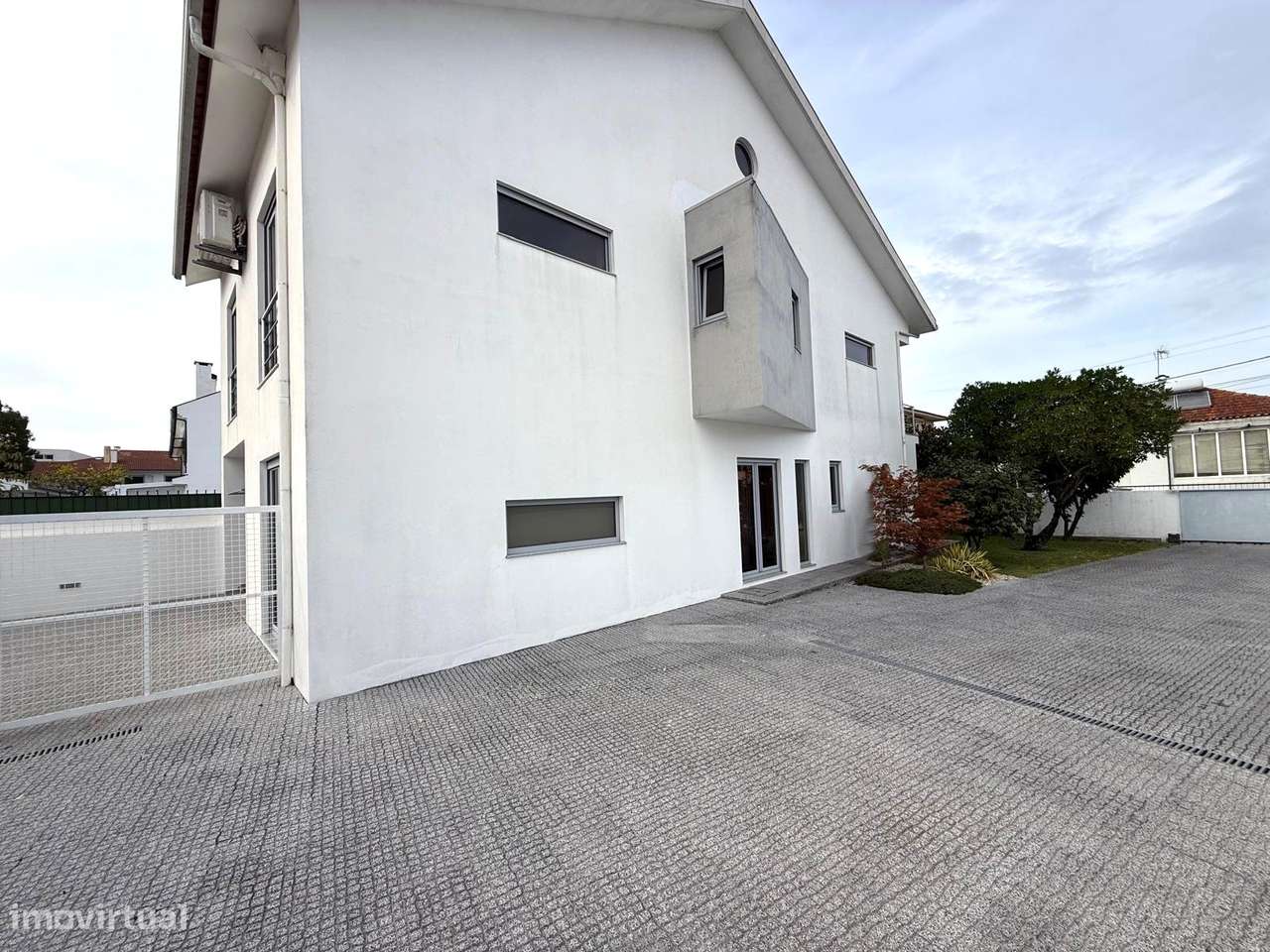 Moradia T5 de excelência no centro de Ovar |-48