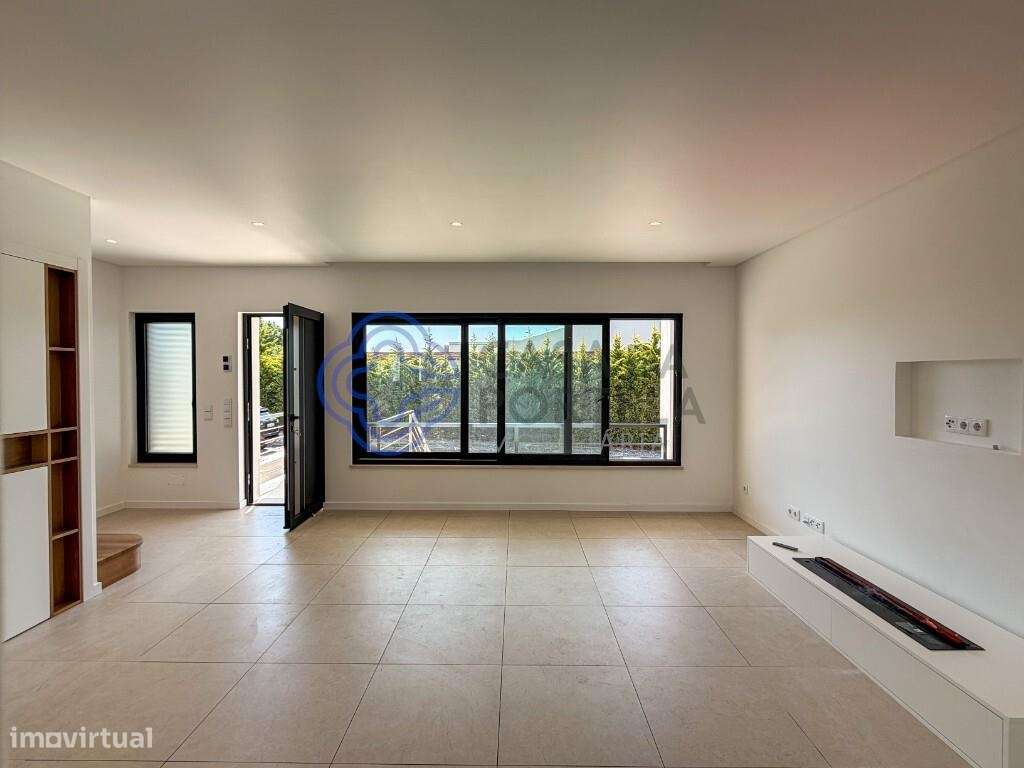Moradia T3 com Cave, Jardim e Tecnologia Smart Home – Gambelas, Faro - Grande imagem: 4/51