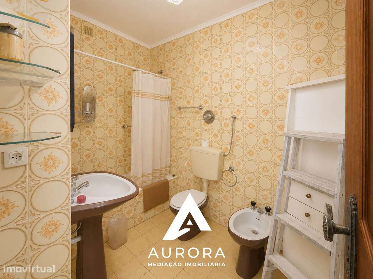 Apartamento T2 com excelente potencial de valorização-16