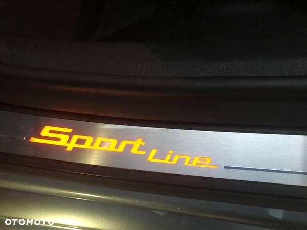 BMW Seria 5 520d Sport Line - 22