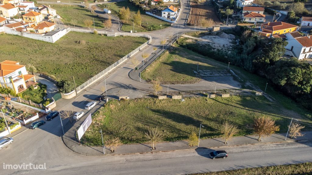 Terreno Urbano com 433 m² para construção de moradia em Torres Vedras