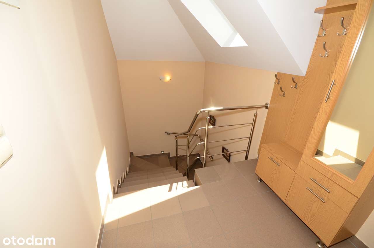 Budynek mieszkalny z częścią usługową.-11