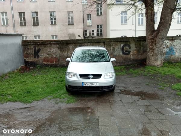 Volkswagen Touran 1.9 TDI Basis - 2